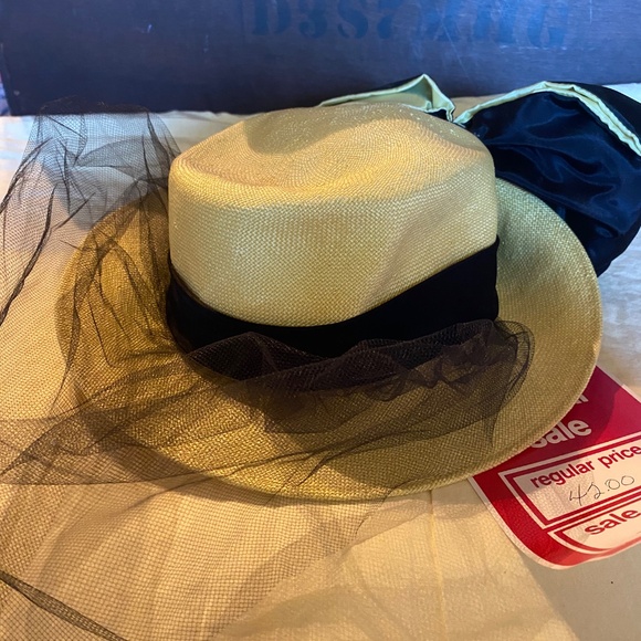 Vintage Ruth Alan Designs yellow with black netting and bow hat - Picture 2 of 5